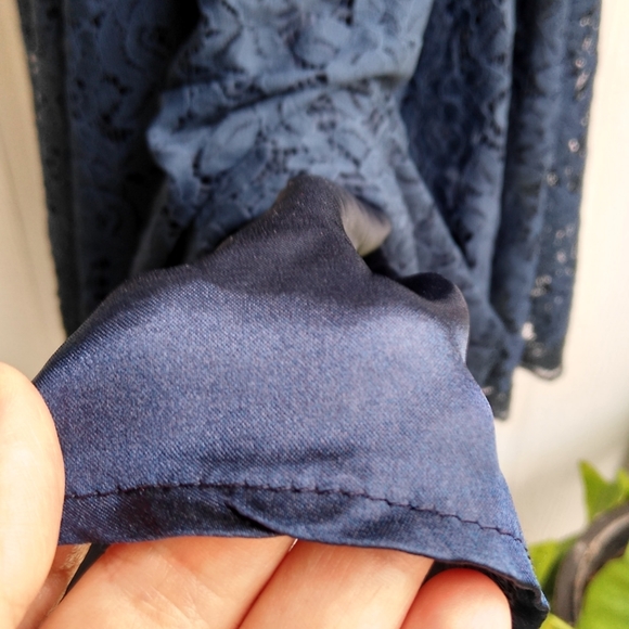 Stretchy Lace Dress Size Medium Navy - Picture 4 of 5